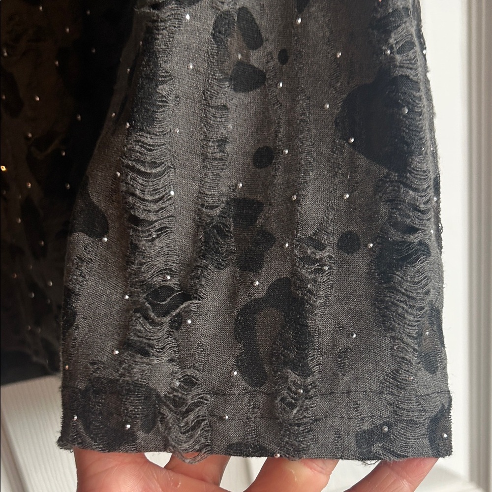Black Patterned Long Sleeve Top - Picture 4 of 11